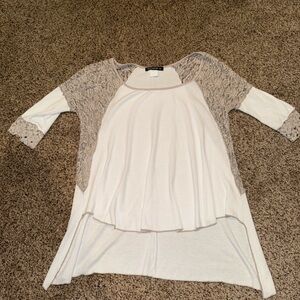 Surrealist Women's Lace Sleeve Top - Cream and Gray